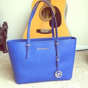 Like New-Michael Kors Jet Set Saffiano Leather